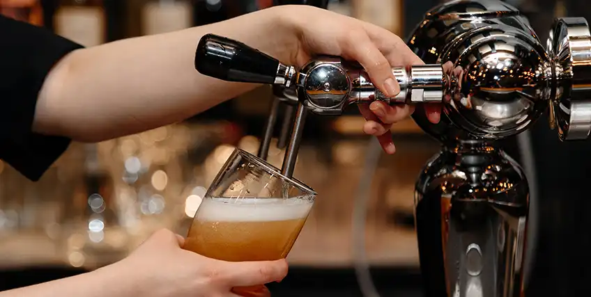 Should You Lease or Buy Equipment for Your Bar? Loan Options Explained