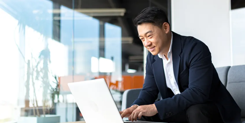 How to Choose Between Local and National Business Lending Companies