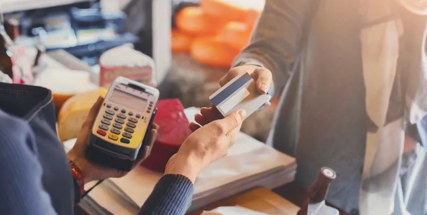 Cash vs. Credit: When Should Business Owners Use Each?