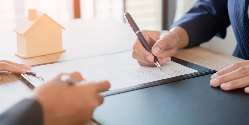 Contract Factoring vs. Purchase Order Financing What’s the Difference?