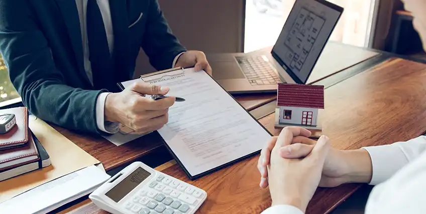 Should I Lease or Finance? Questions to Ask When Considering Food Truck Financing Near Me