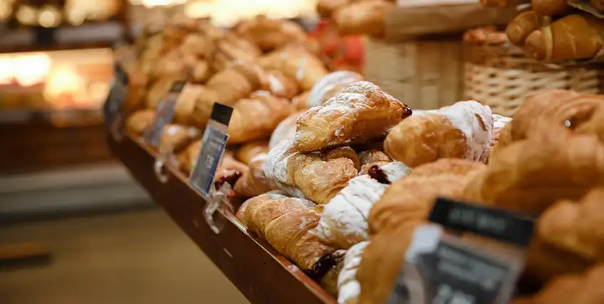 How to Start a Cake Business: Essential Guide to Funding and Growth
