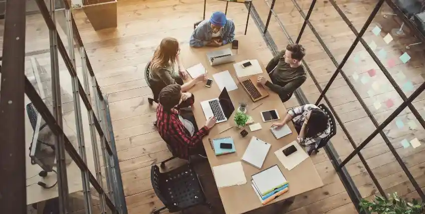 Should Startups Take Out a Business Loan or Seek Investors?