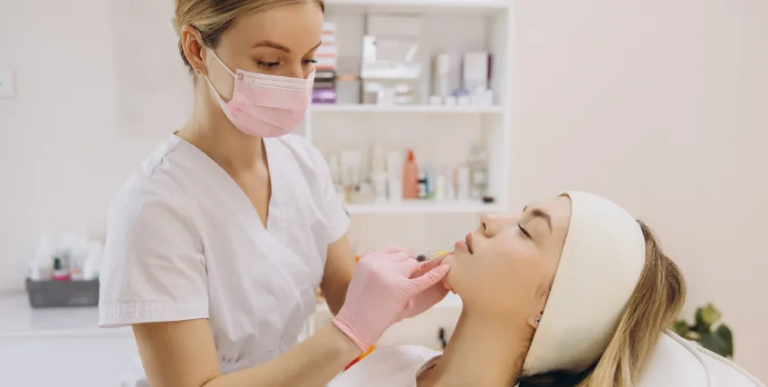 Term Loans vs. Lines of Credit for Cosmetic Clinics